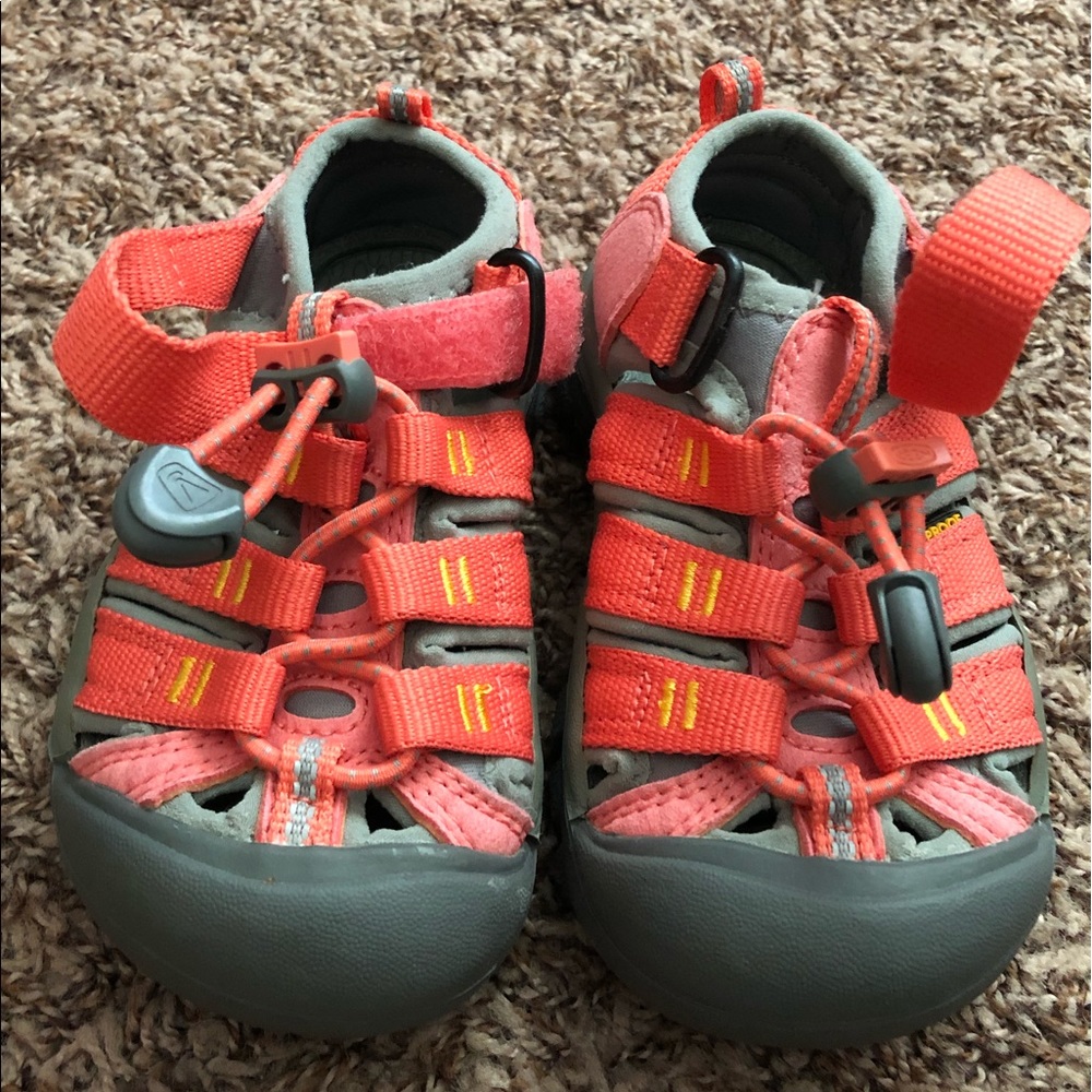 Brand New Kids Keen water shoes